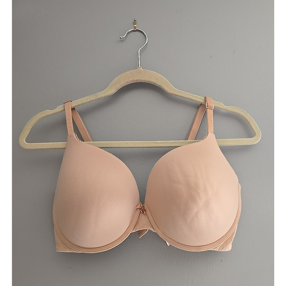 Victoria's Secret Body by Victoria Beige Perfect Coverage Underwire Bra Sz 38DD - Picture 1 of 7